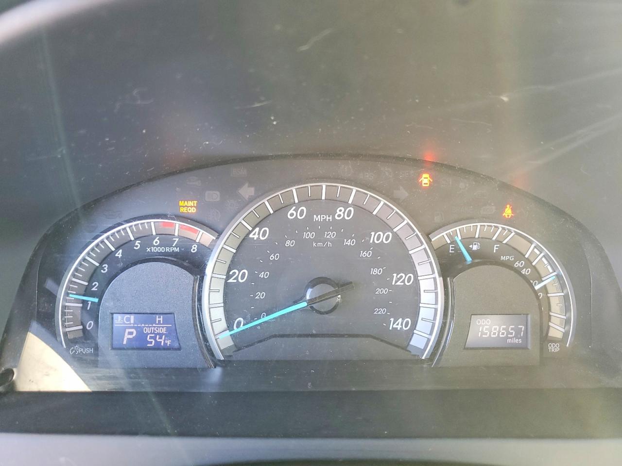 2014 TOYOTA CAMRY SE photo 9