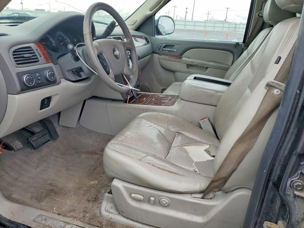 2010 CHEVROLET SUBURBAN K1500 LTZ photo 11
