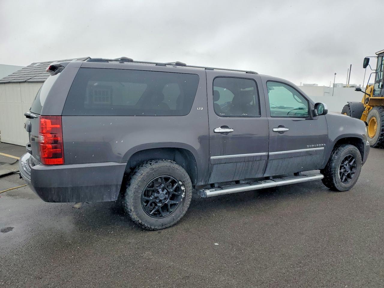 2010 CHEVROLET SUBURBAN K1500 LTZ photo 5