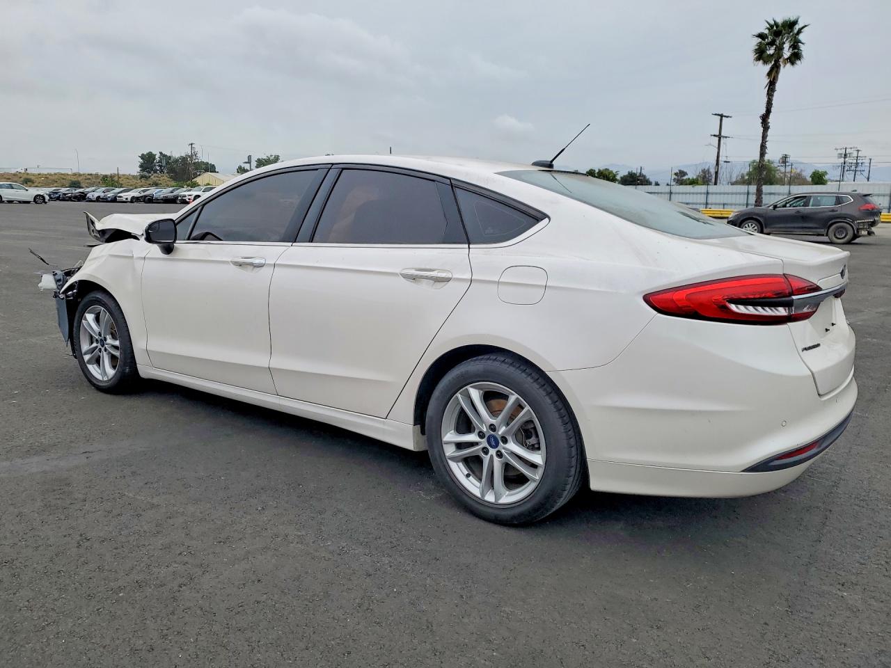 2018 FORD FUSION SE photo 2