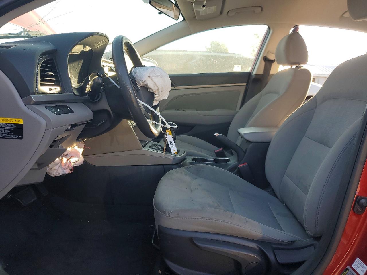 2018 HYUNDAI ELANTRA SEL photo 13