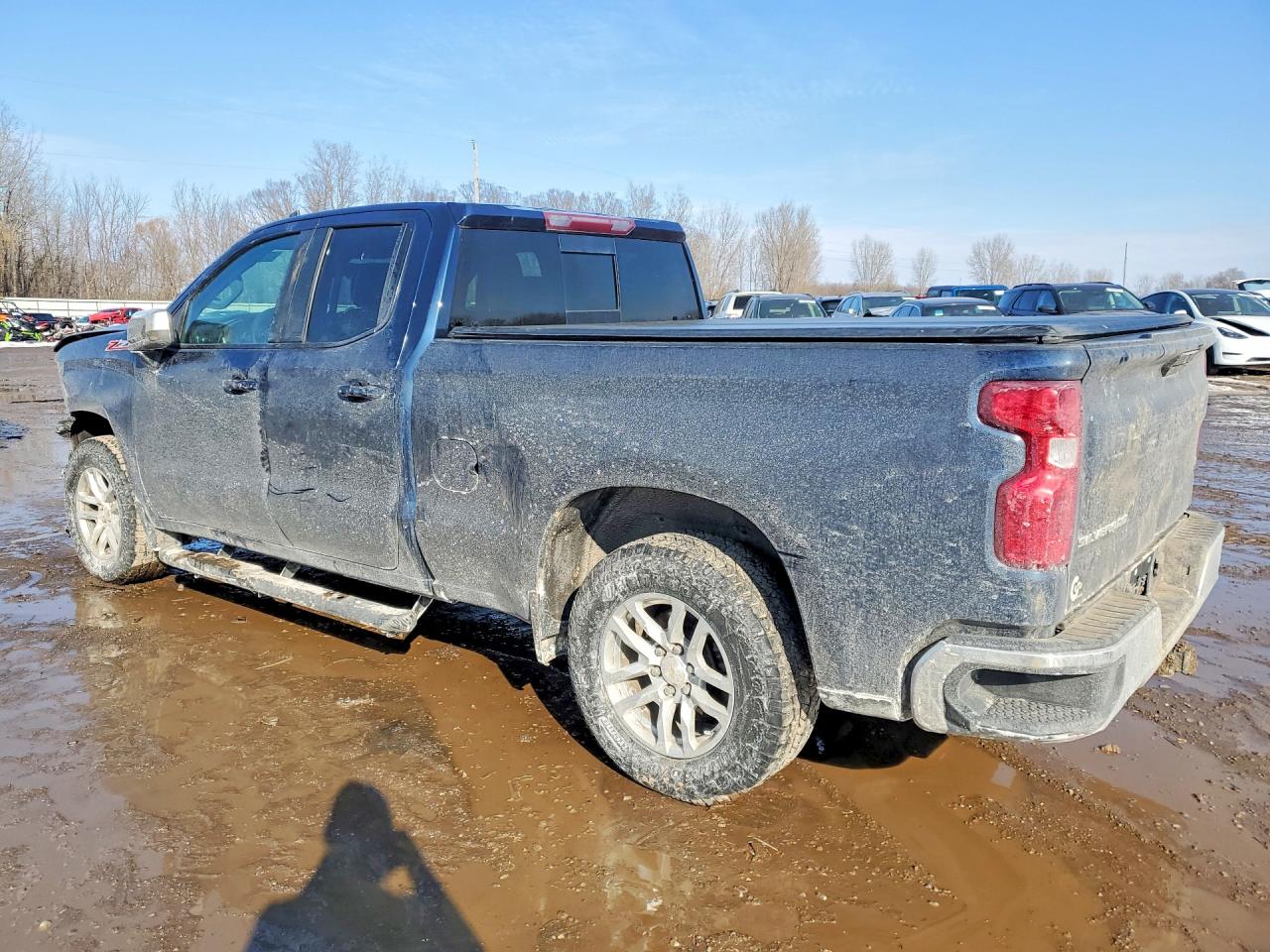 2020 CHEVROLET SILVERADO K1500 LT photo 2
