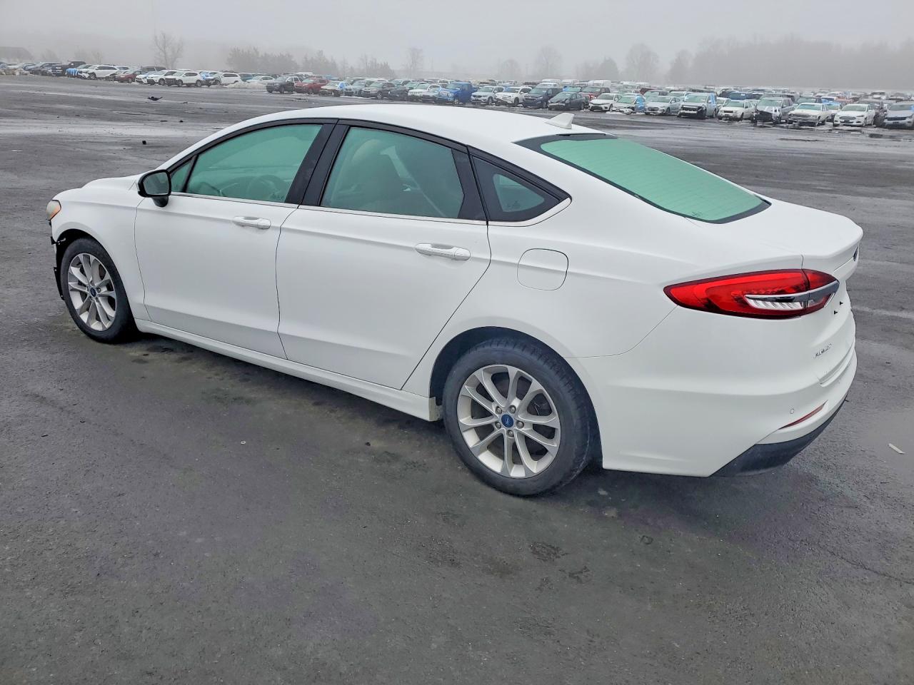 2020 FORD FUSION SE photo 2