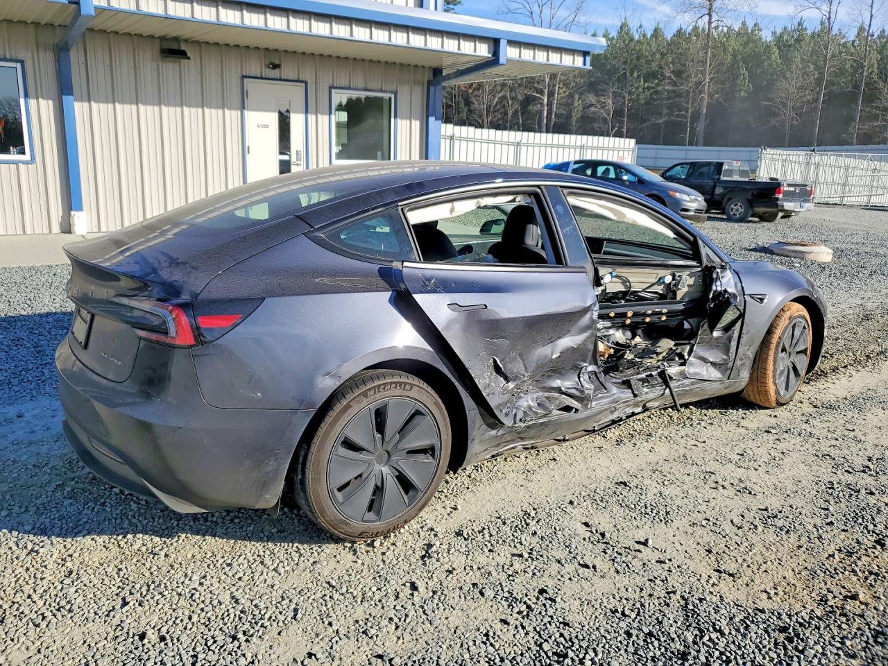 2024 TESLA MODEL 3 photo 3
