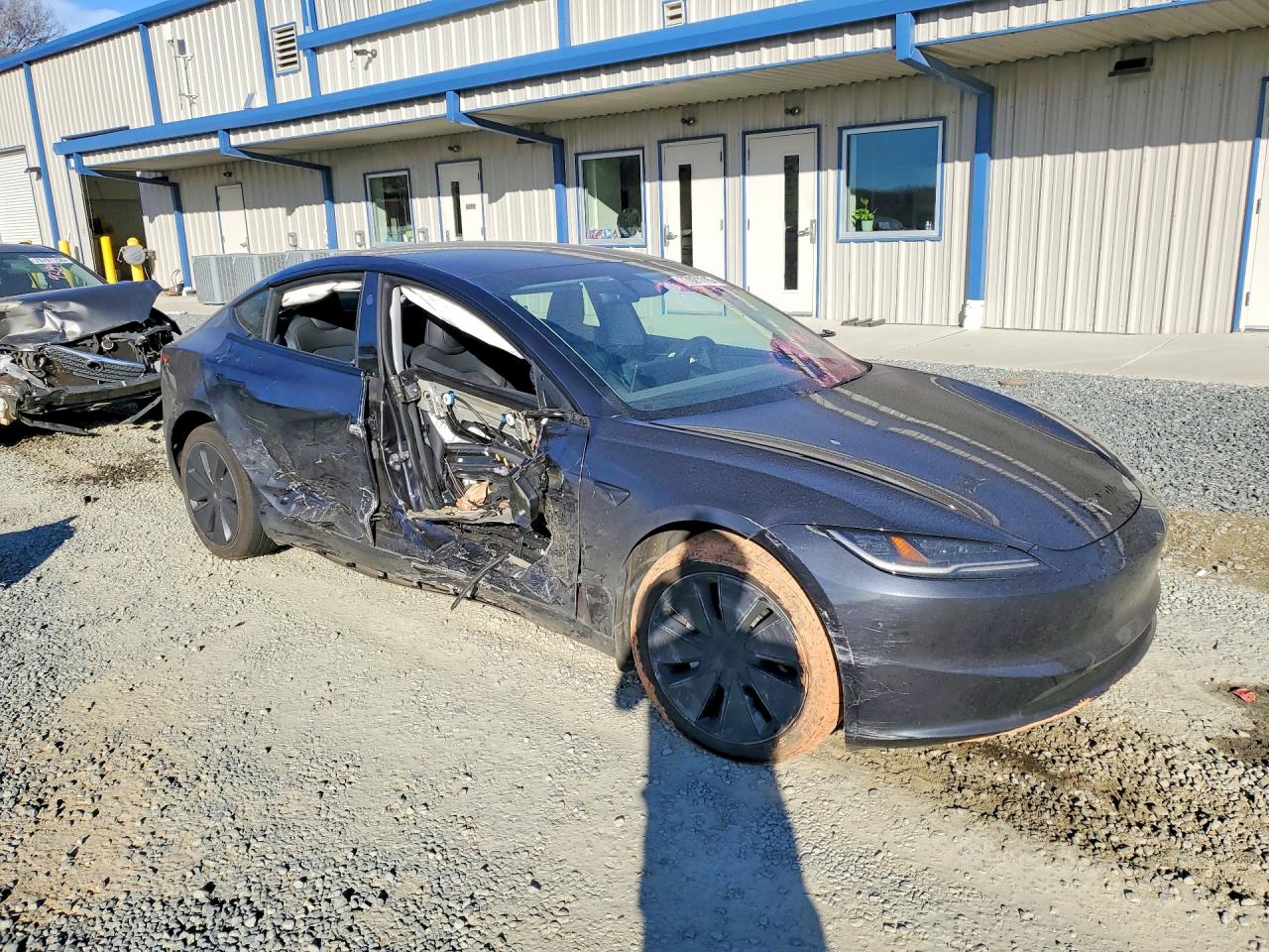 2024 TESLA MODEL 3 photo 4