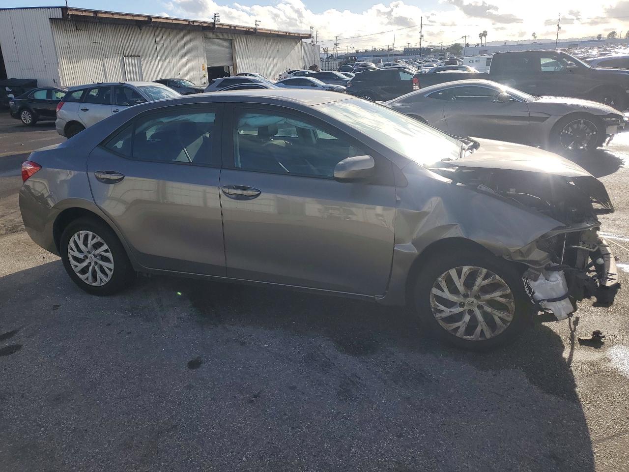 2018 TOYOTA COROLLA L photo 4