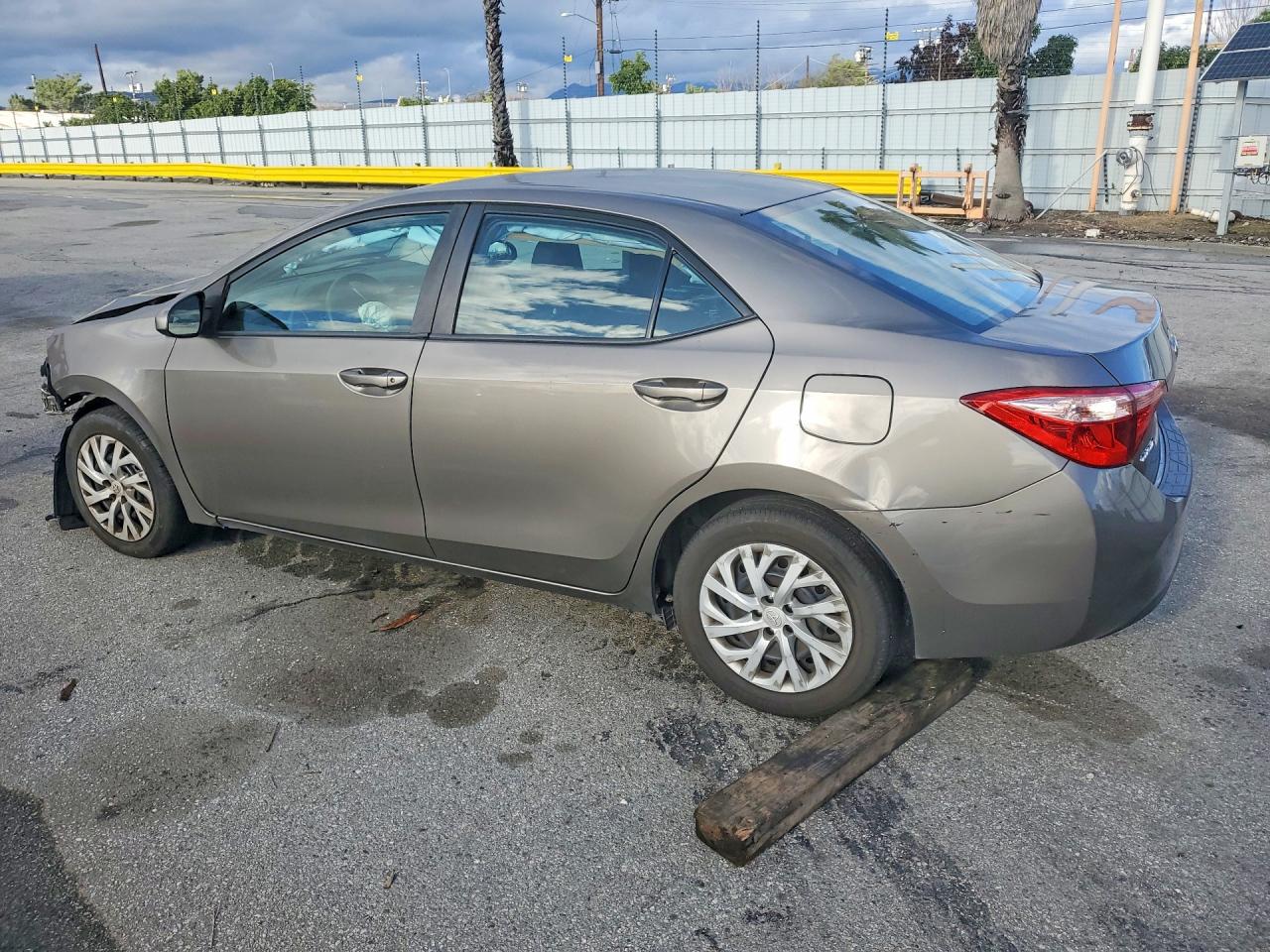 2018 TOYOTA COROLLA L photo 2