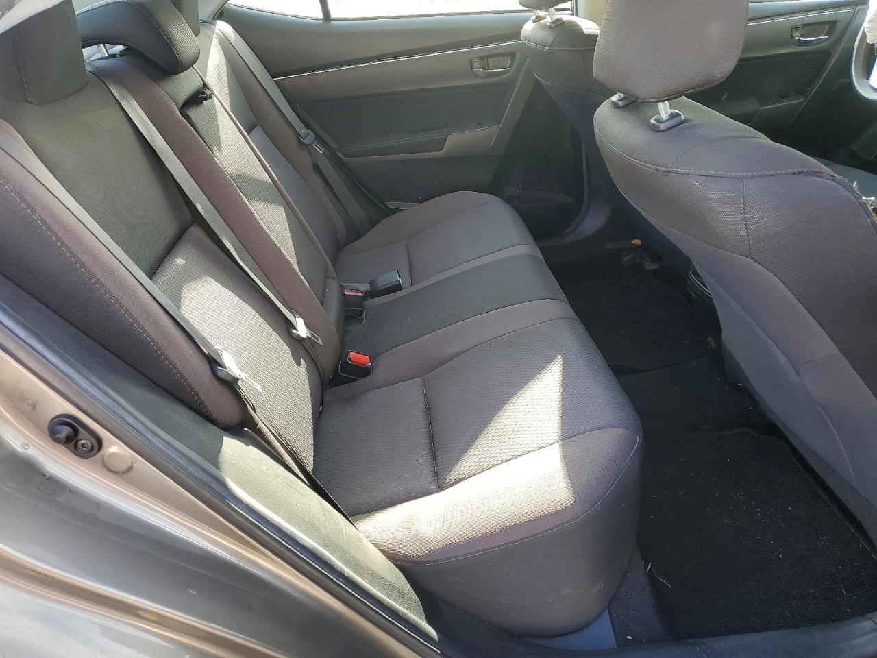 2018 TOYOTA COROLLA L photo 10