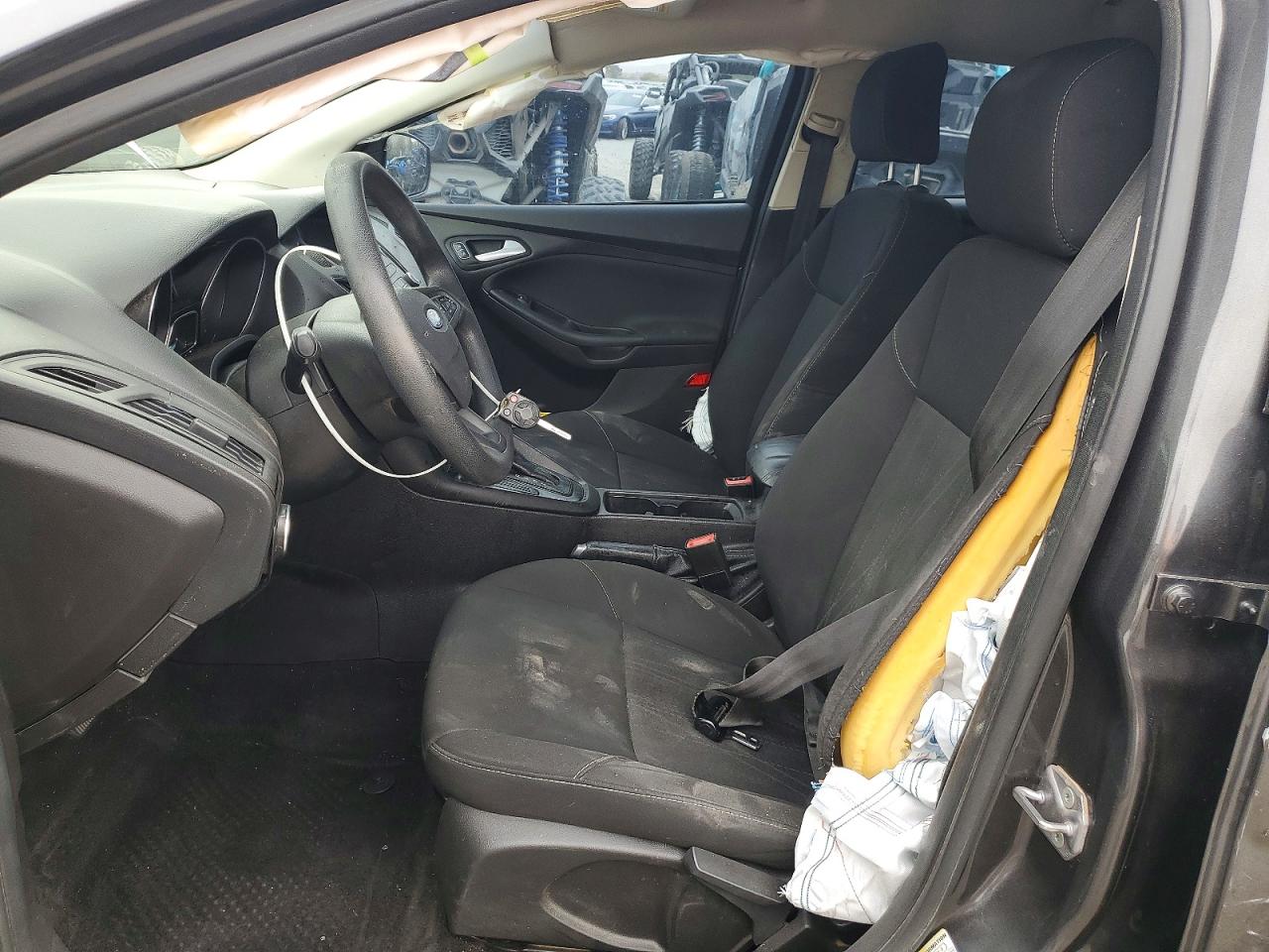 2017 FORD FOCUS SE photo 13