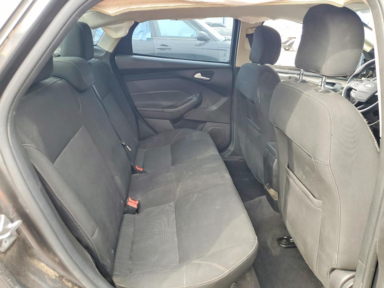 2017 FORD FOCUS SE photo 19