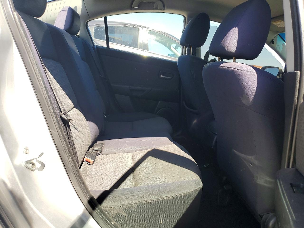 2005 MAZDA 3 I photo 10