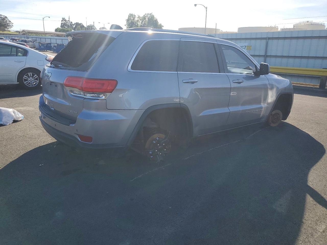 2016 JEEP GRAND CHEROKEE LAREDO photo 3