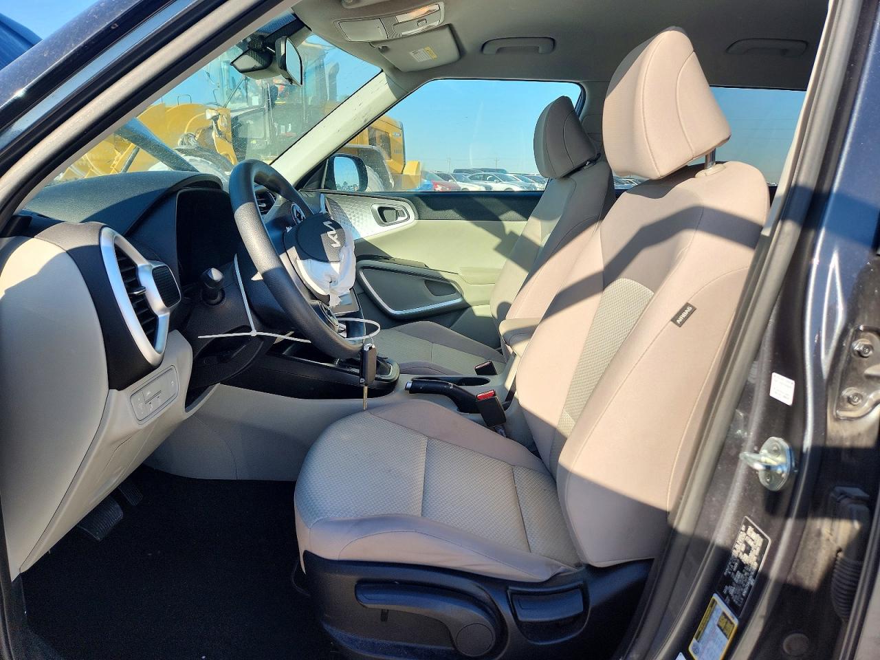 2022 KIA SOUL LX photo 7