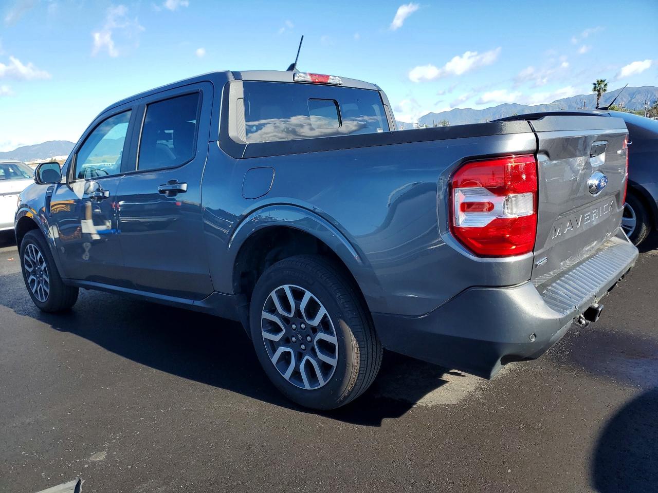 2024 FORD MAVERICK LARIAT photo 2