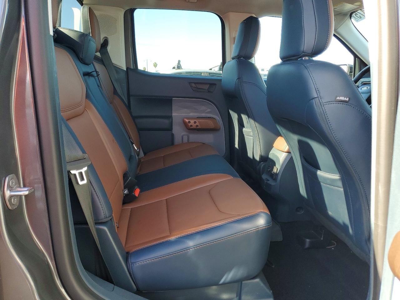 2024 FORD MAVERICK LARIAT photo 10