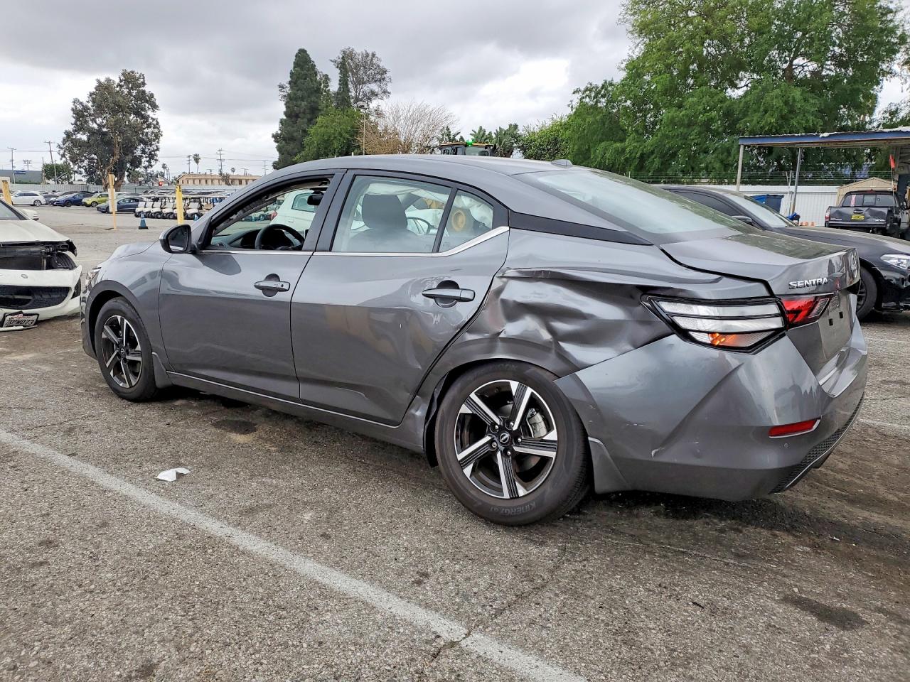 2025 NISSAN SENTRA SV photo 2