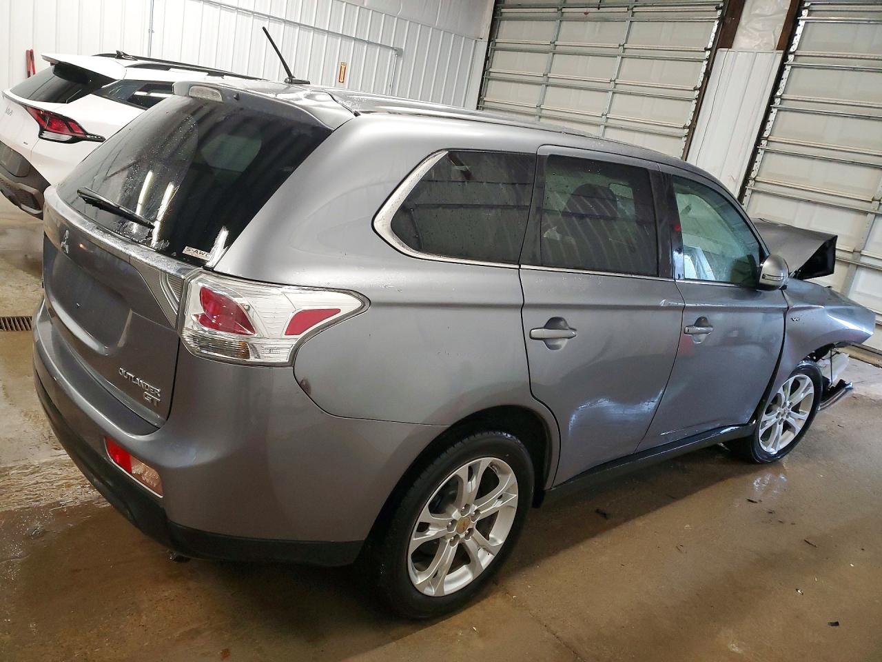 2014 MITSUBISHI OUTLANDER GT photo 5
