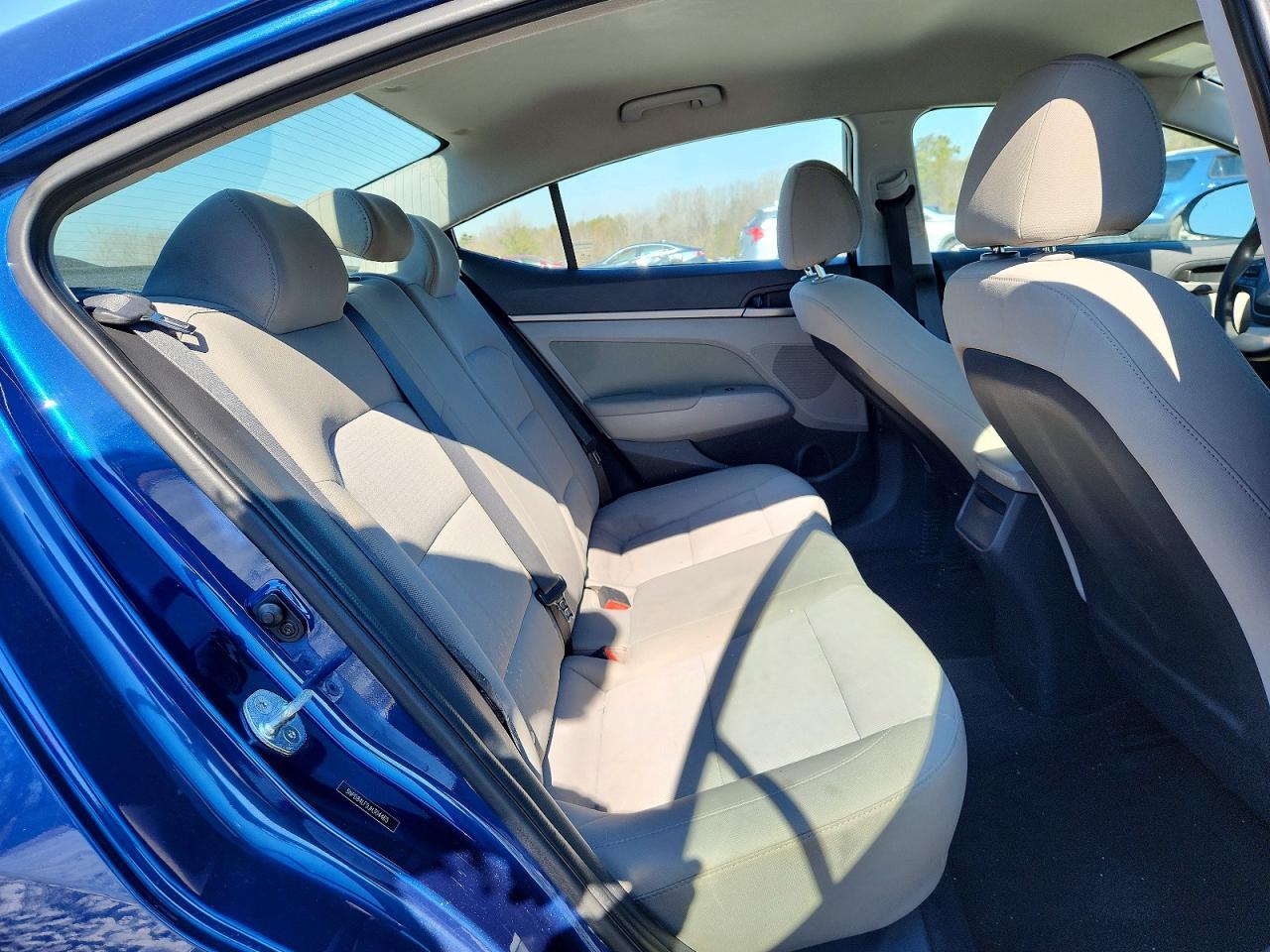 2018 HYUNDAI ELANTRA SEL photo 19