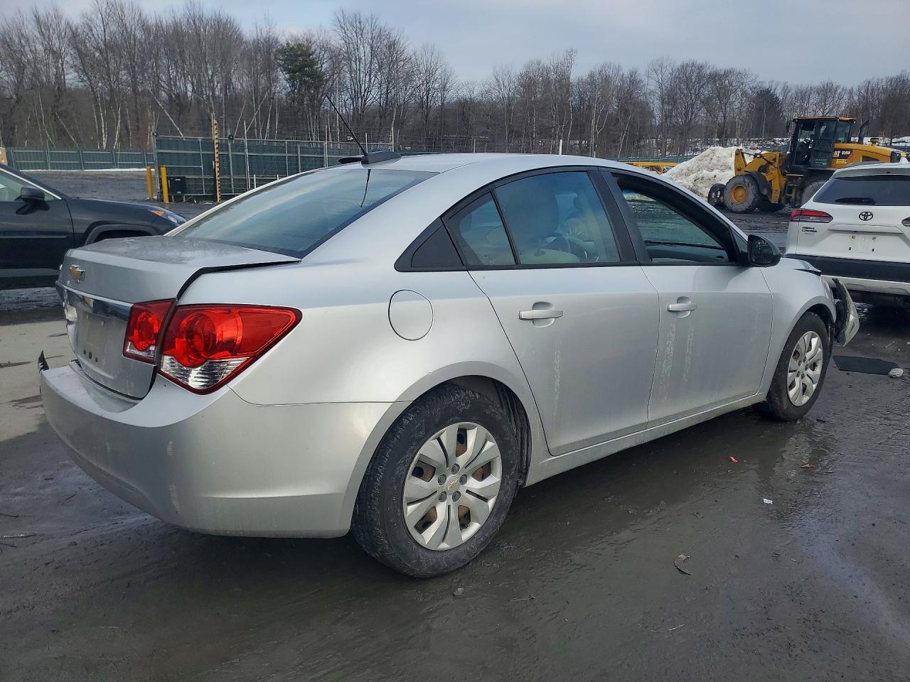2015 CHEVROLET CRUZE LS photo 3