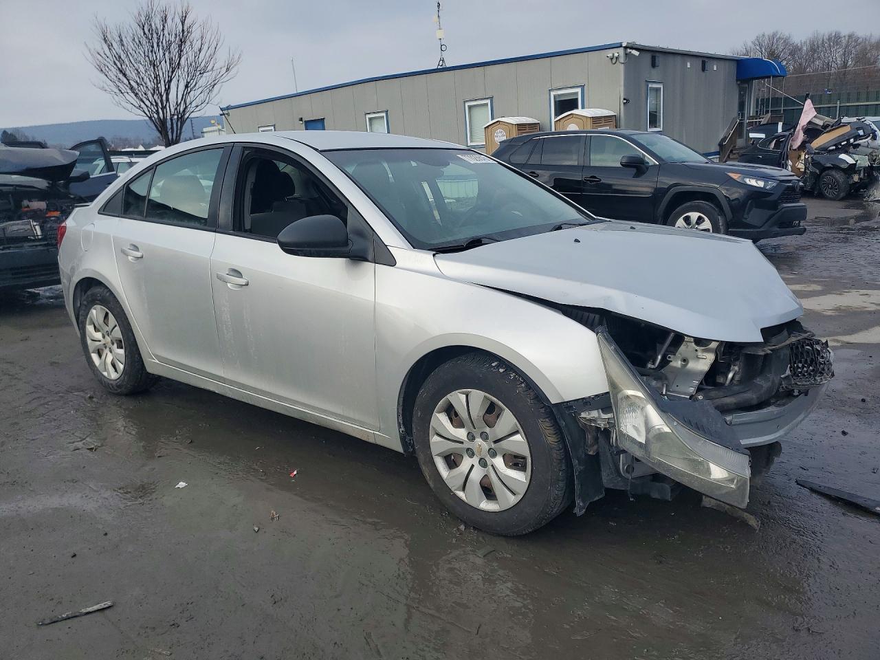 2015 CHEVROLET CRUZE LS photo 4