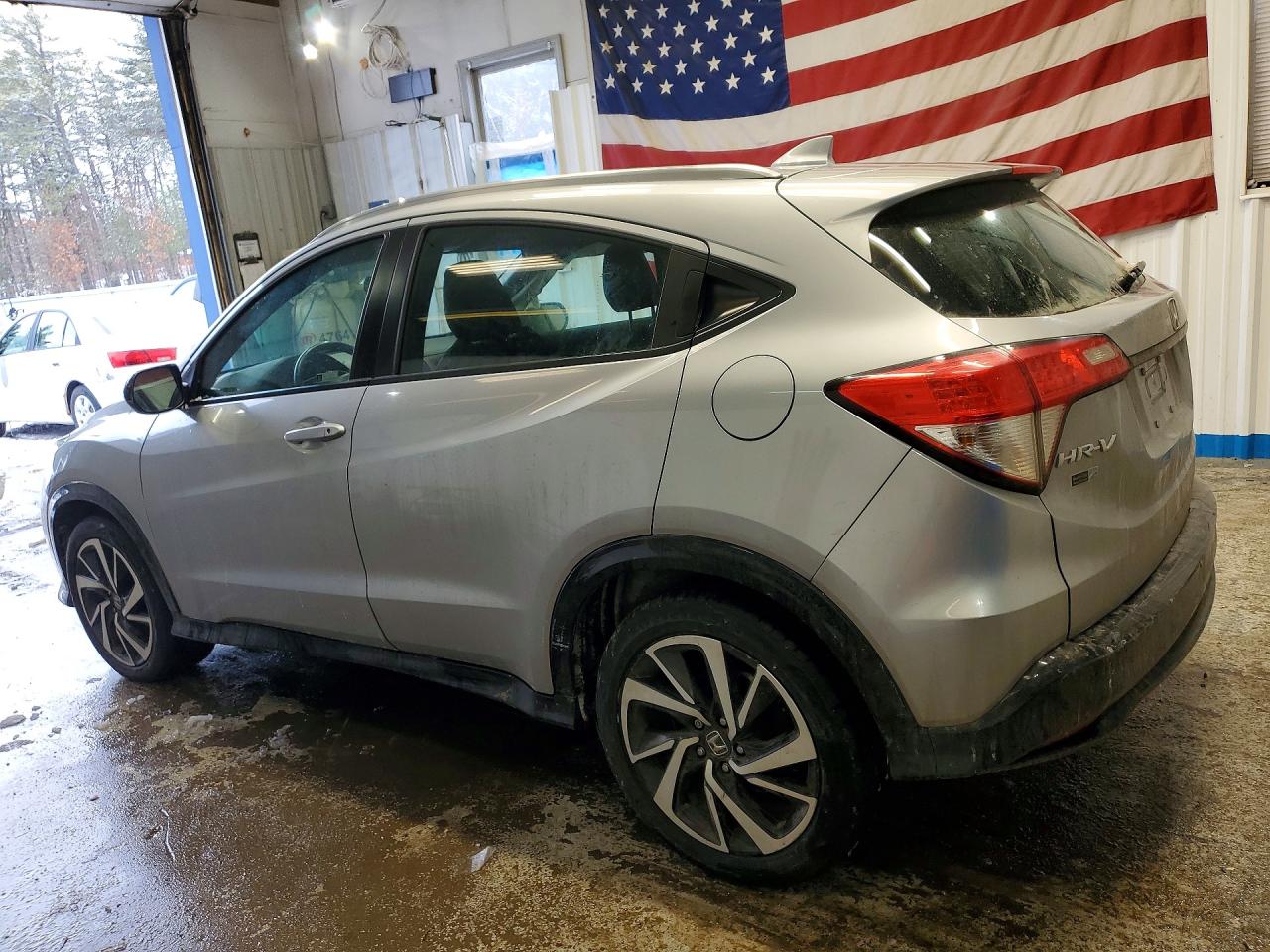 2019 HONDA HR-V SPORT photo 2