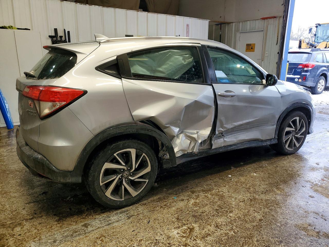 2019 HONDA HR-V SPORT photo 3