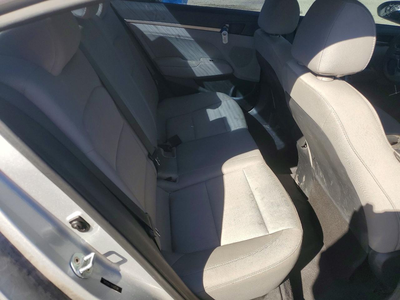 2017 HYUNDAI ELANTRA SE photo 19