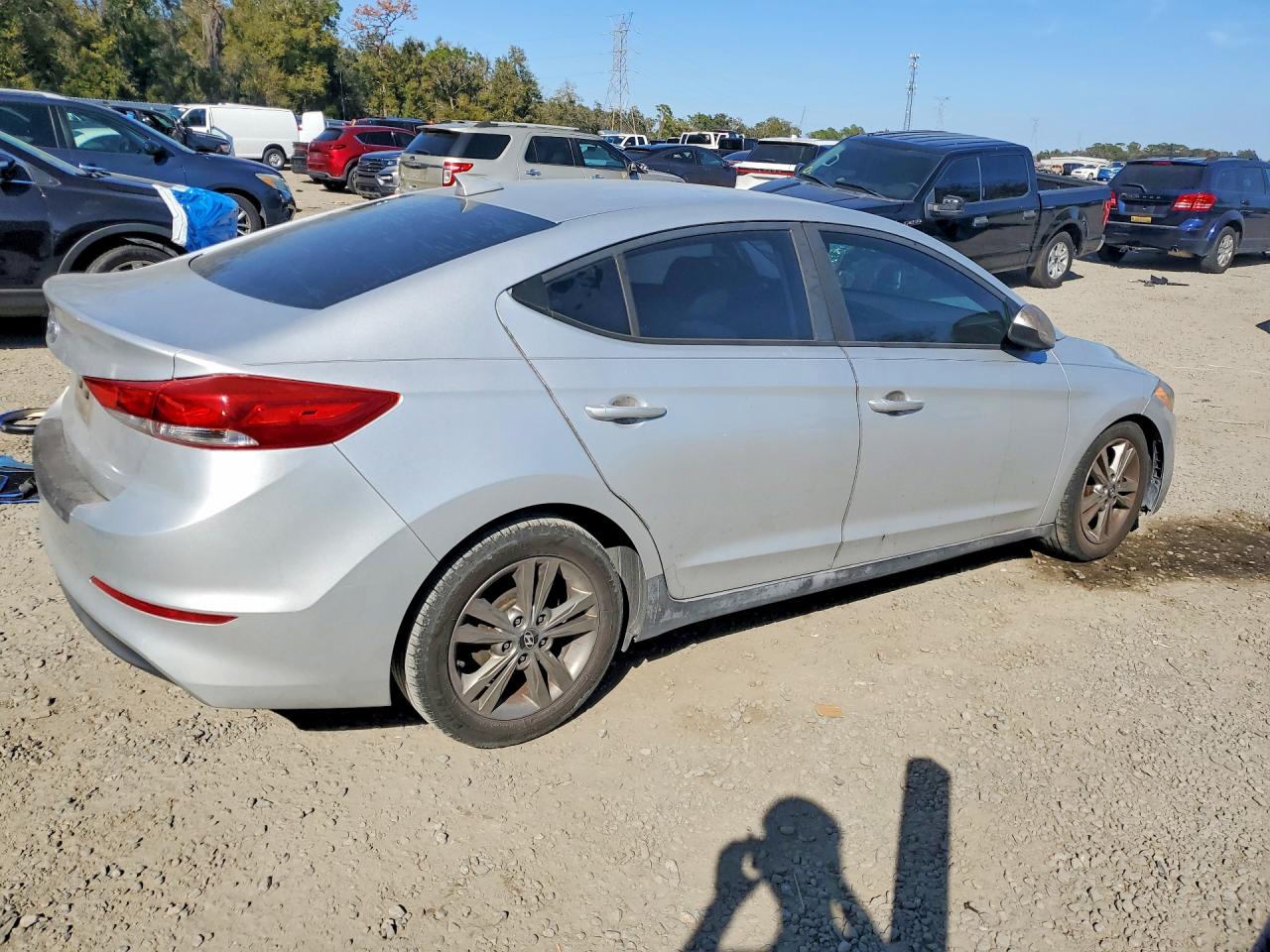 2017 HYUNDAI ELANTRA SE photo 5