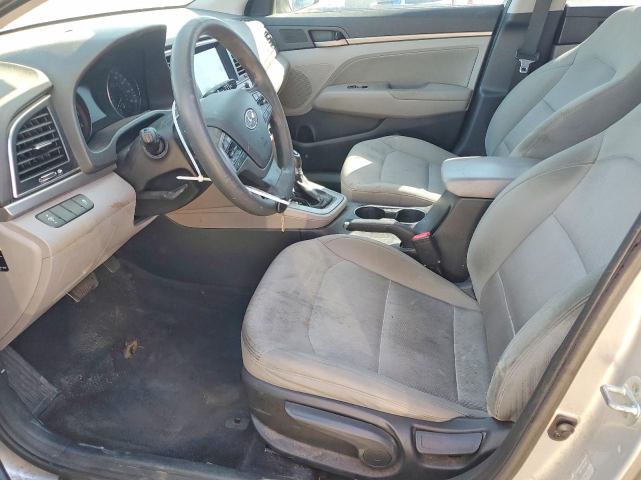 2017 HYUNDAI ELANTRA SE photo 13