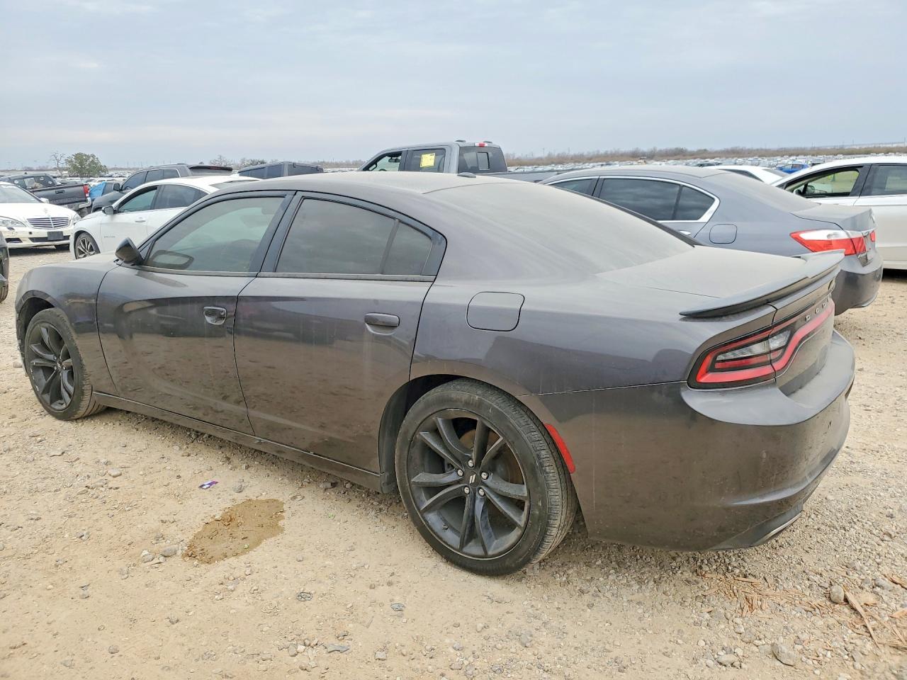 2018 DODGE CHARGER SXT photo 3