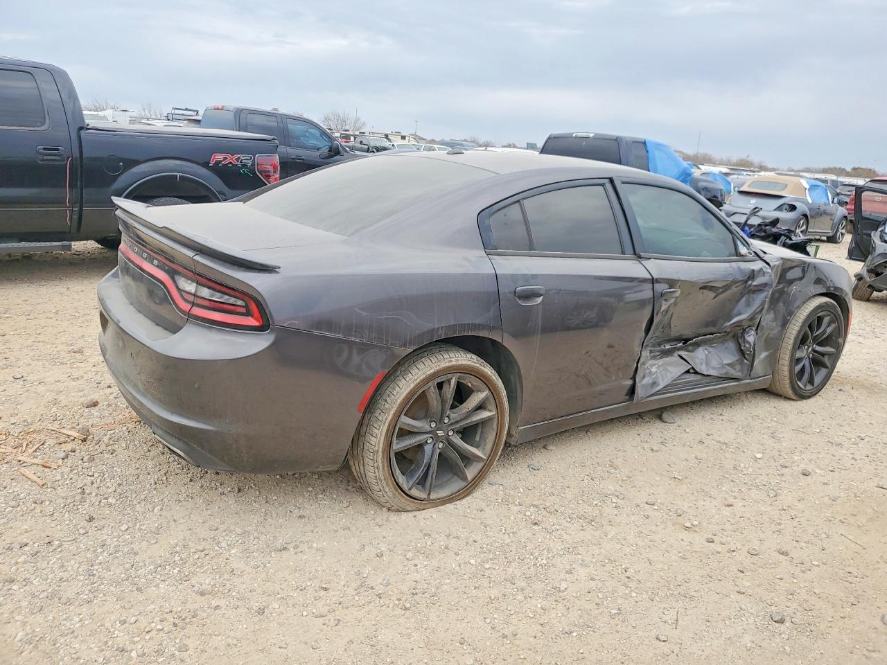 2018 DODGE CHARGER SXT photo 5
