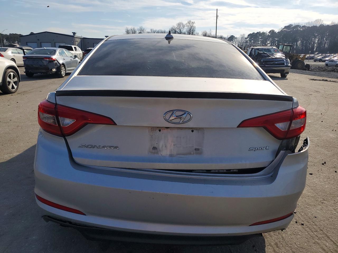 2015 HYUNDAI SONATA SPORT photo 11