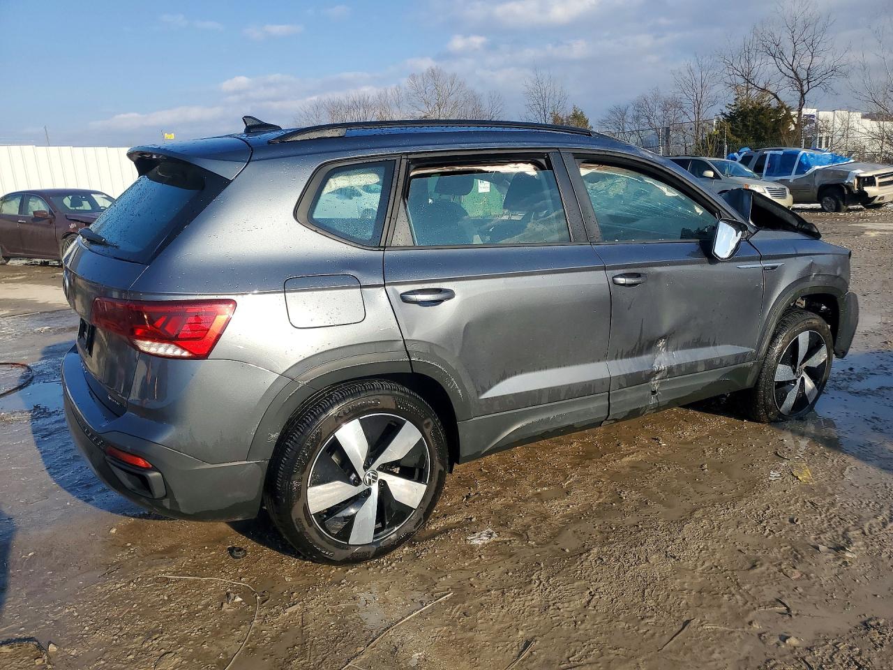 2024 VOLKSWAGEN TAOS S photo 5