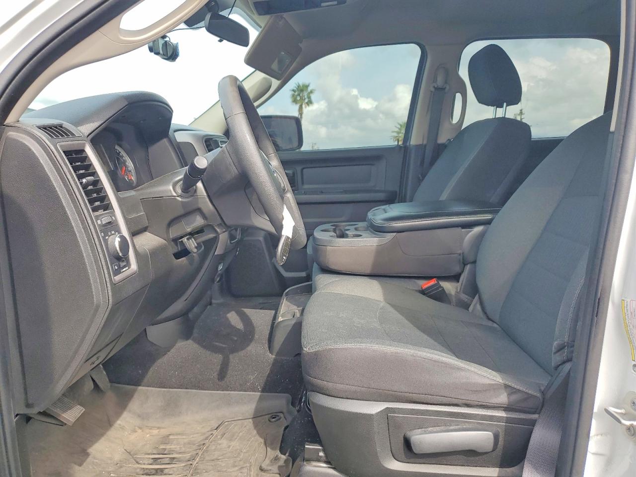 2023 RAM 1500 CLASSIC TRADESMAN photo 7