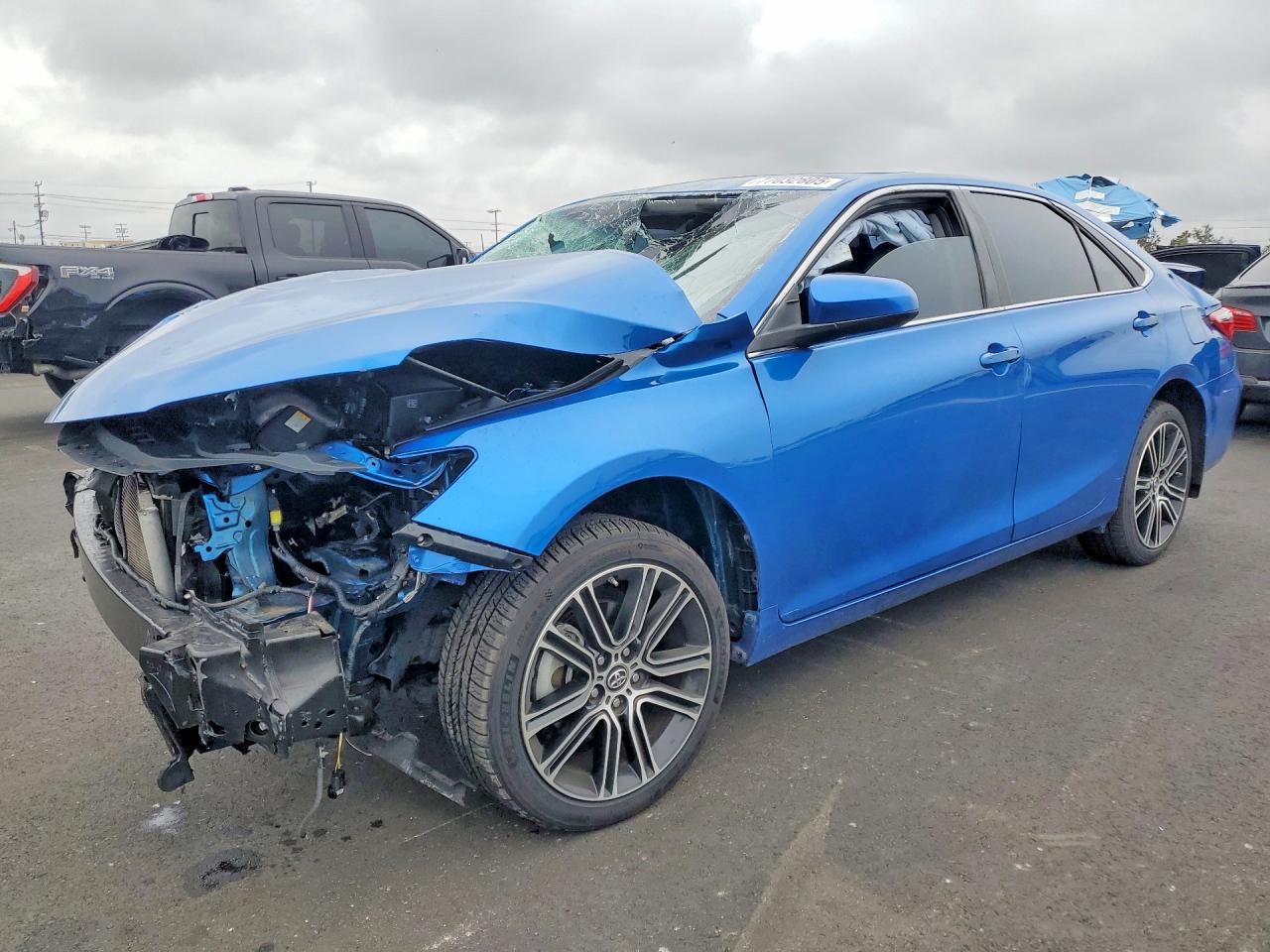2016 TOYOTA CAMRY