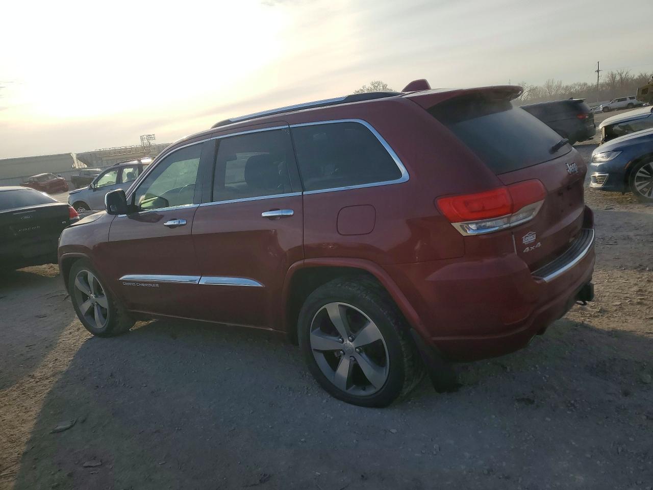 2015 JEEP GRAND CHEROKEE OVERLAND photo 2