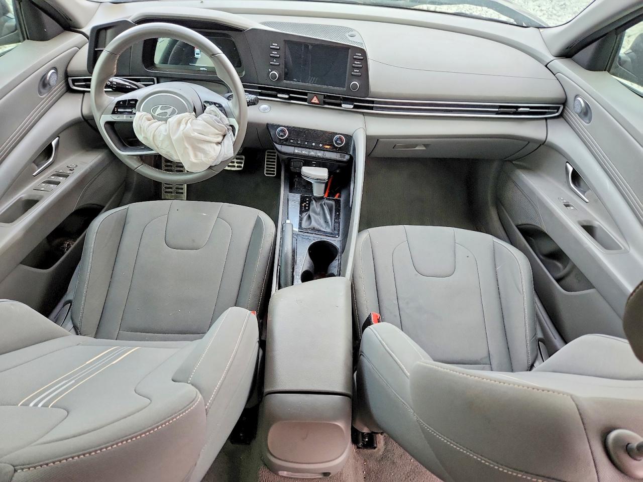 2025 HYUNDAI ELANTRA SEL SPORT photo 15