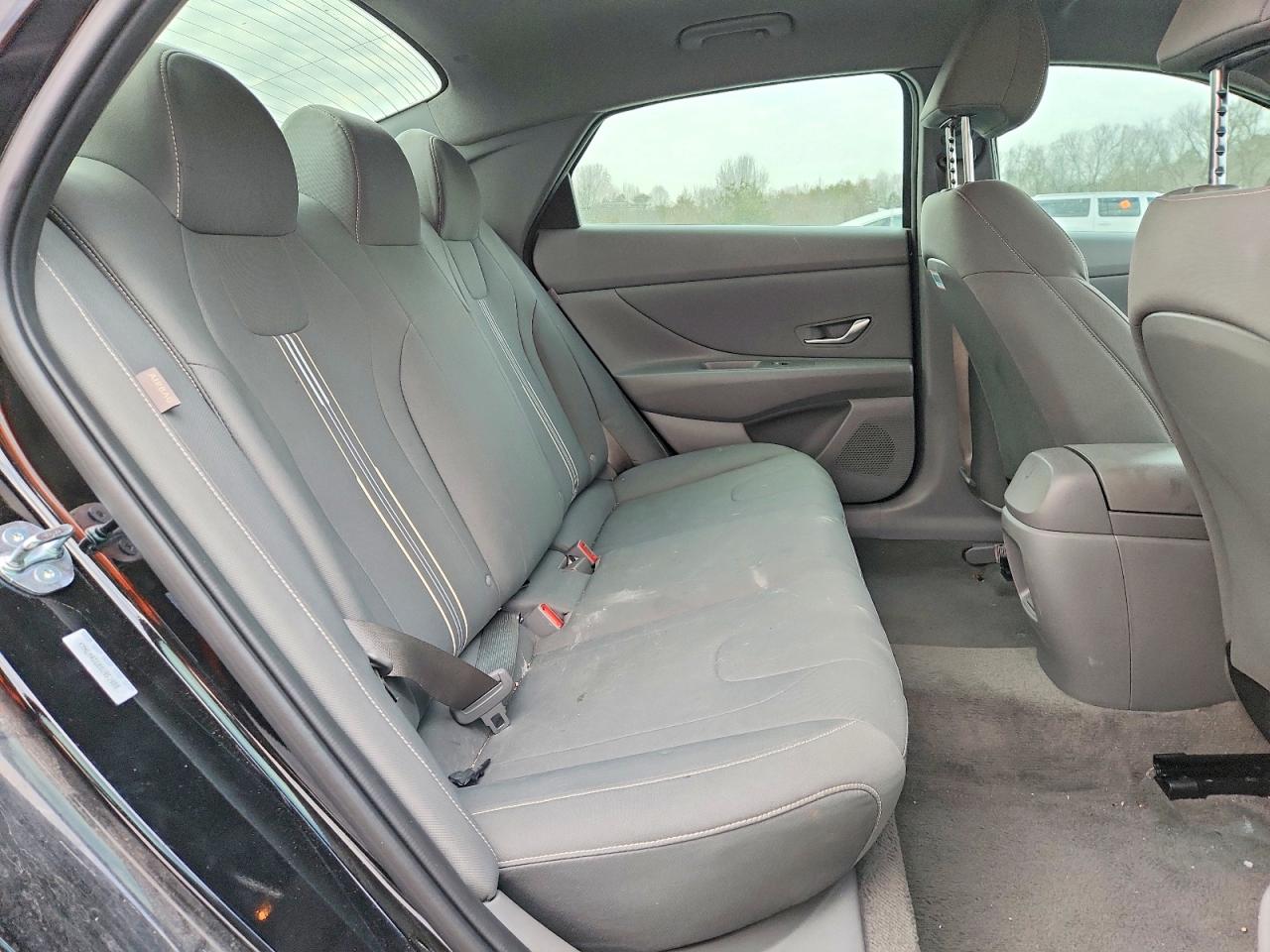 2025 HYUNDAI ELANTRA SEL SPORT photo 19
