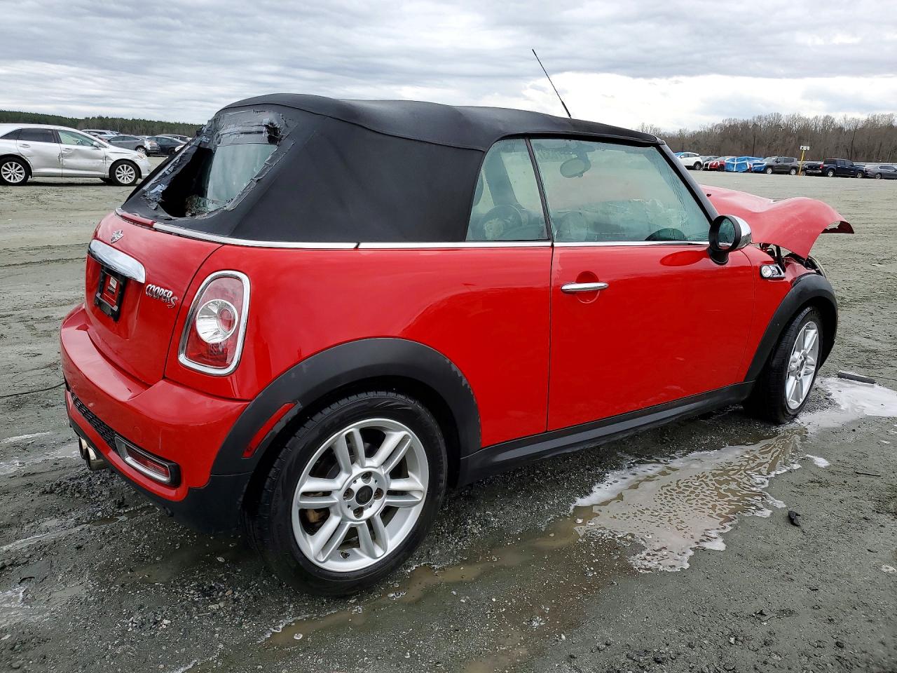2011 MINI COOPER S photo 3
