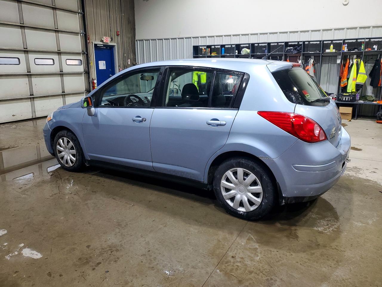 2011 NISSAN VERSA 1.8 S photo 2