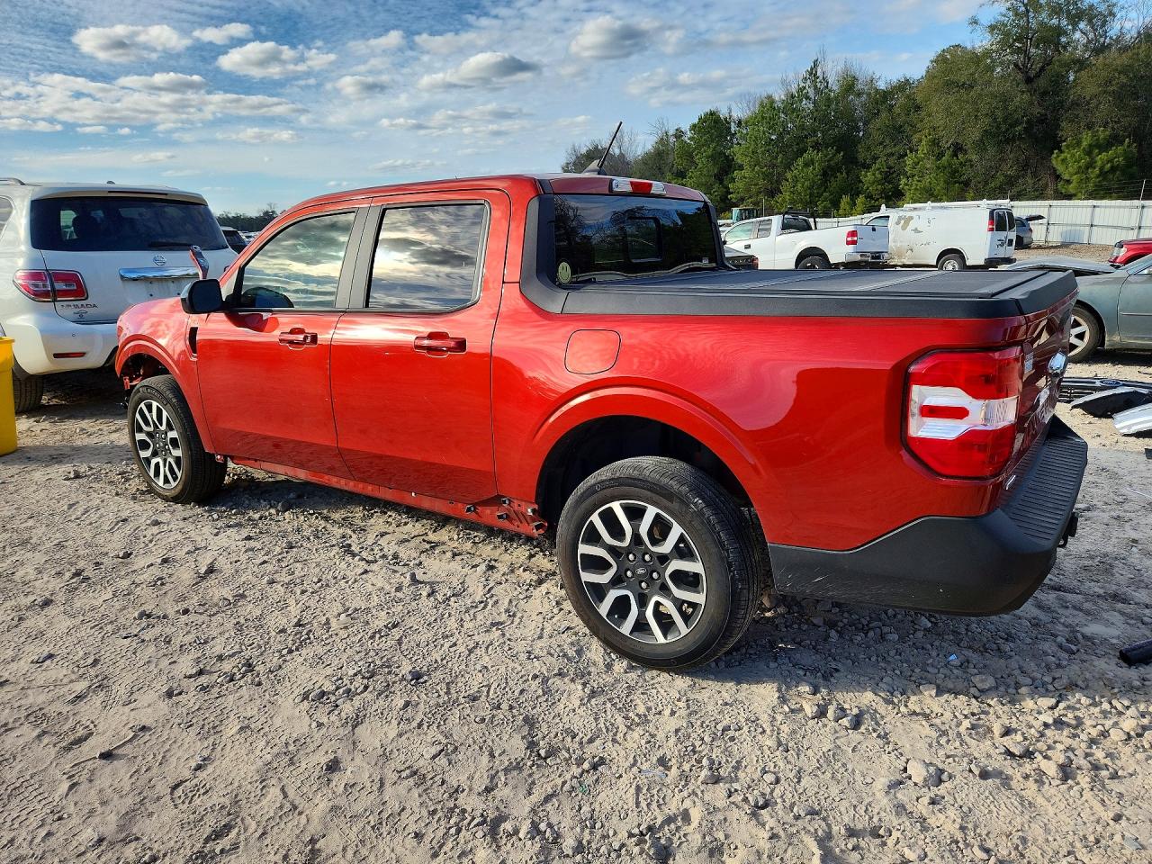2024 FORD MAVERICK LARIAT photo 2