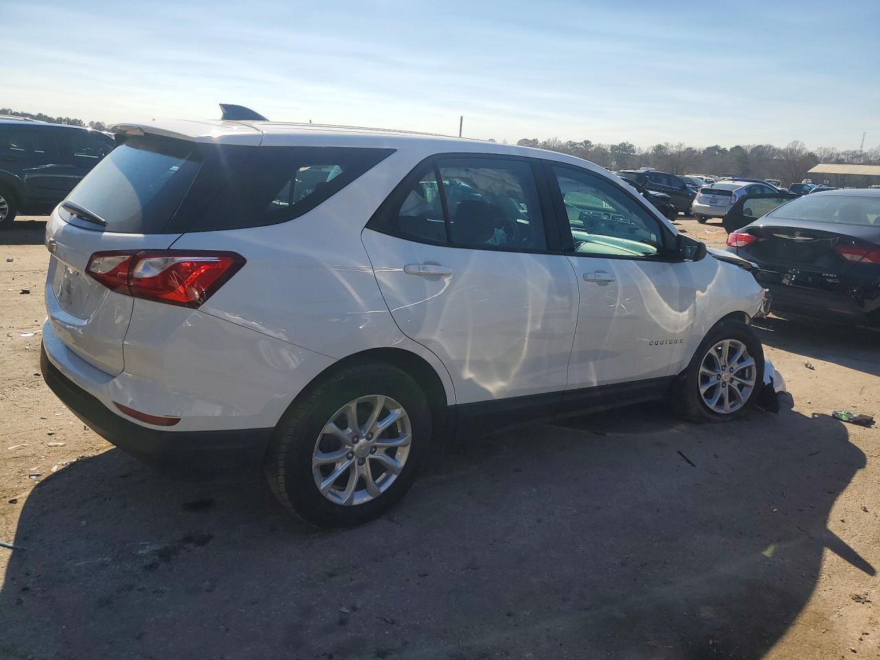 2019 CHEVROLET EQUINOX LS photo 3