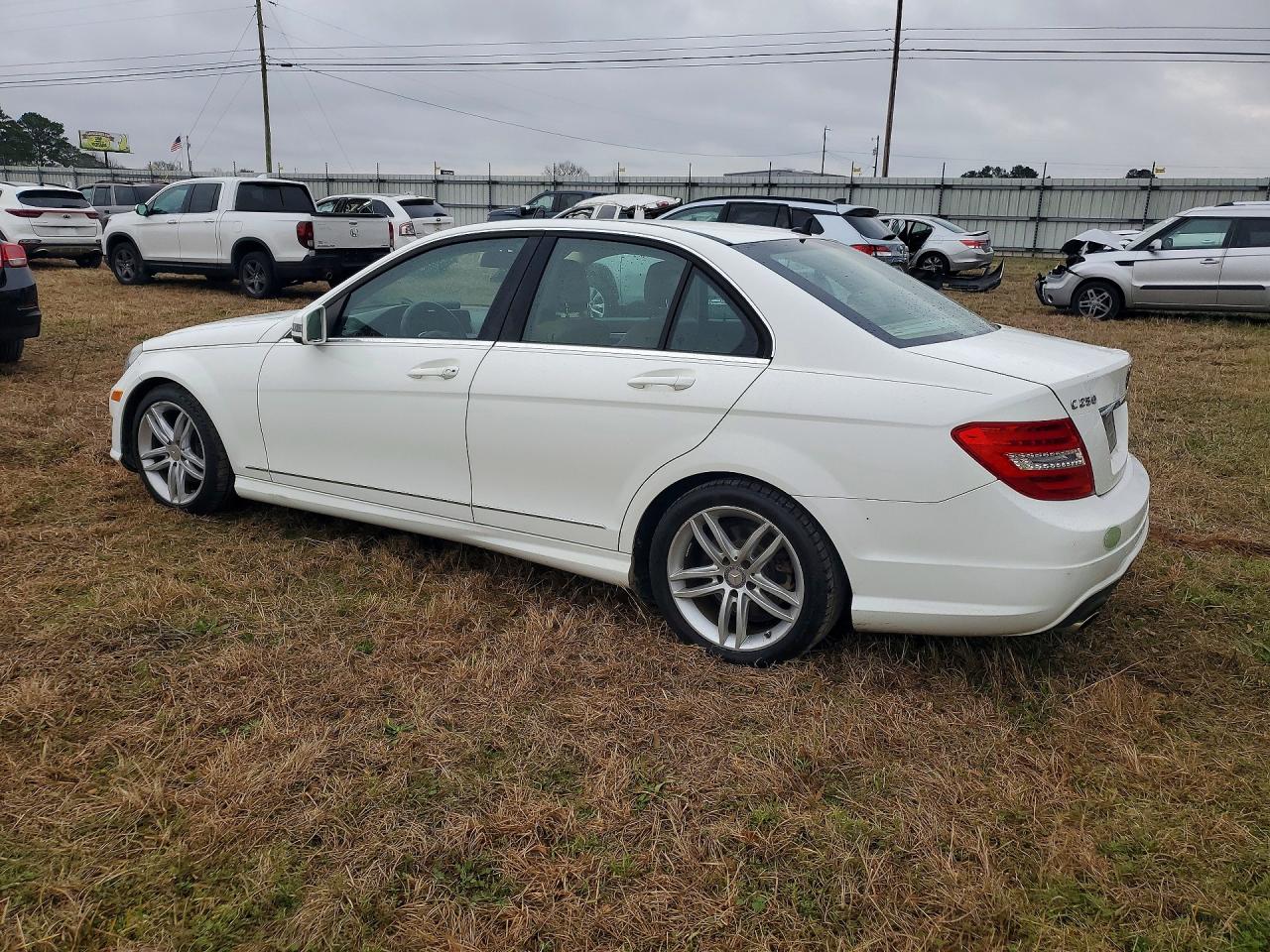 2014 MERCEDES-BENZ C 250 photo 3