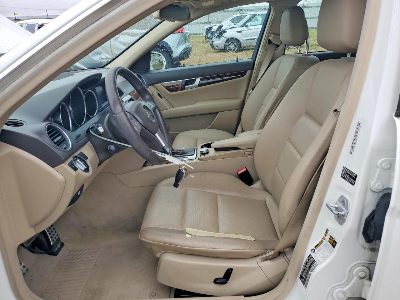 2014 MERCEDES-BENZ C 250 photo 13