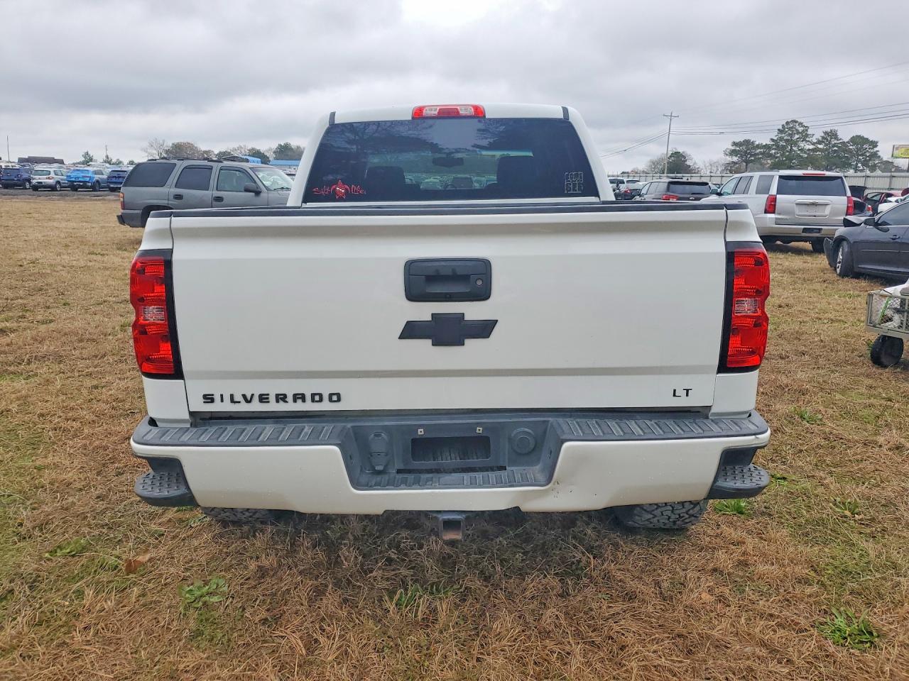 2017 CHEVROLET SILVERADO K1500 LT photo 6