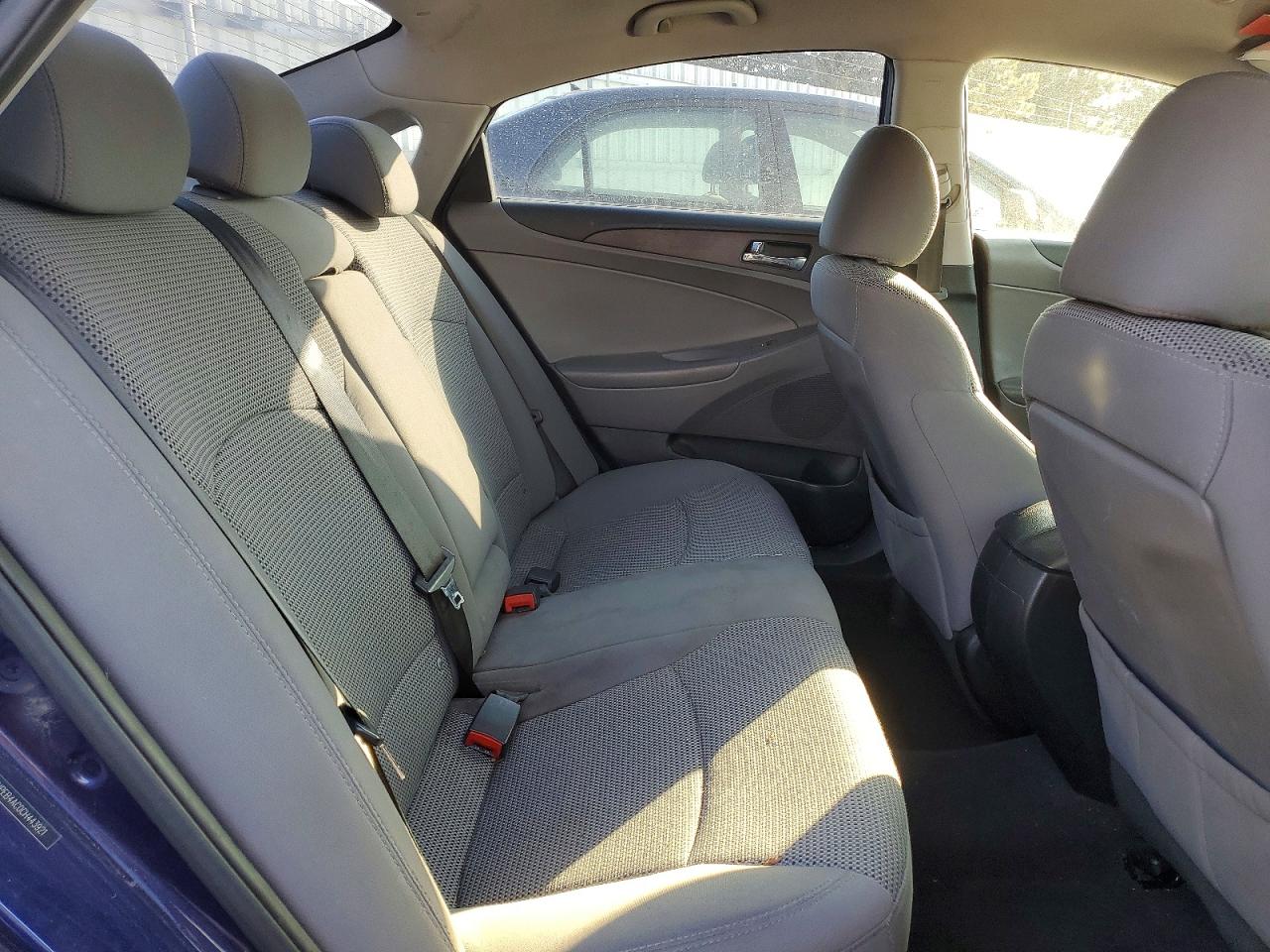 2012 HYUNDAI SONATA GLS photo 28