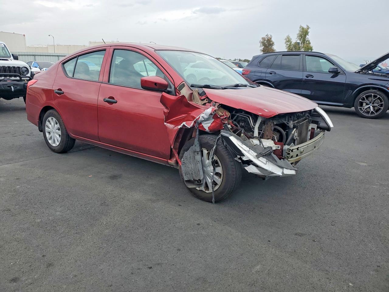 2018 NISSAN VERSA photo 4