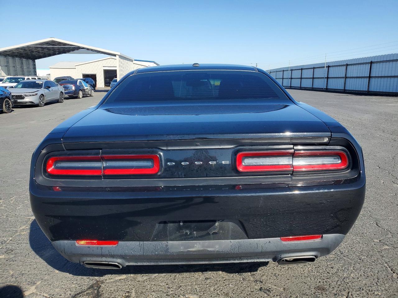 2016 DODGE CHALLENGER SXT photo 16