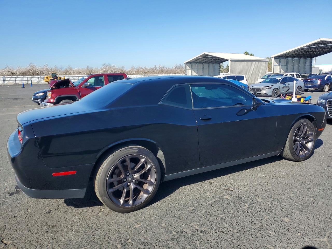 2016 DODGE CHALLENGER SXT photo 7