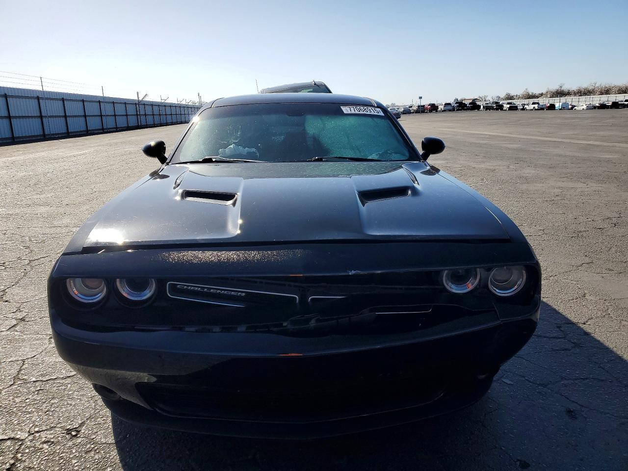 2016 DODGE CHALLENGER SXT photo 13
